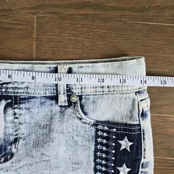 Jordache Girls Embroidered Stars Blue Denim Jean Shorts Size 12 Raw Hem - Picture 8 of 10